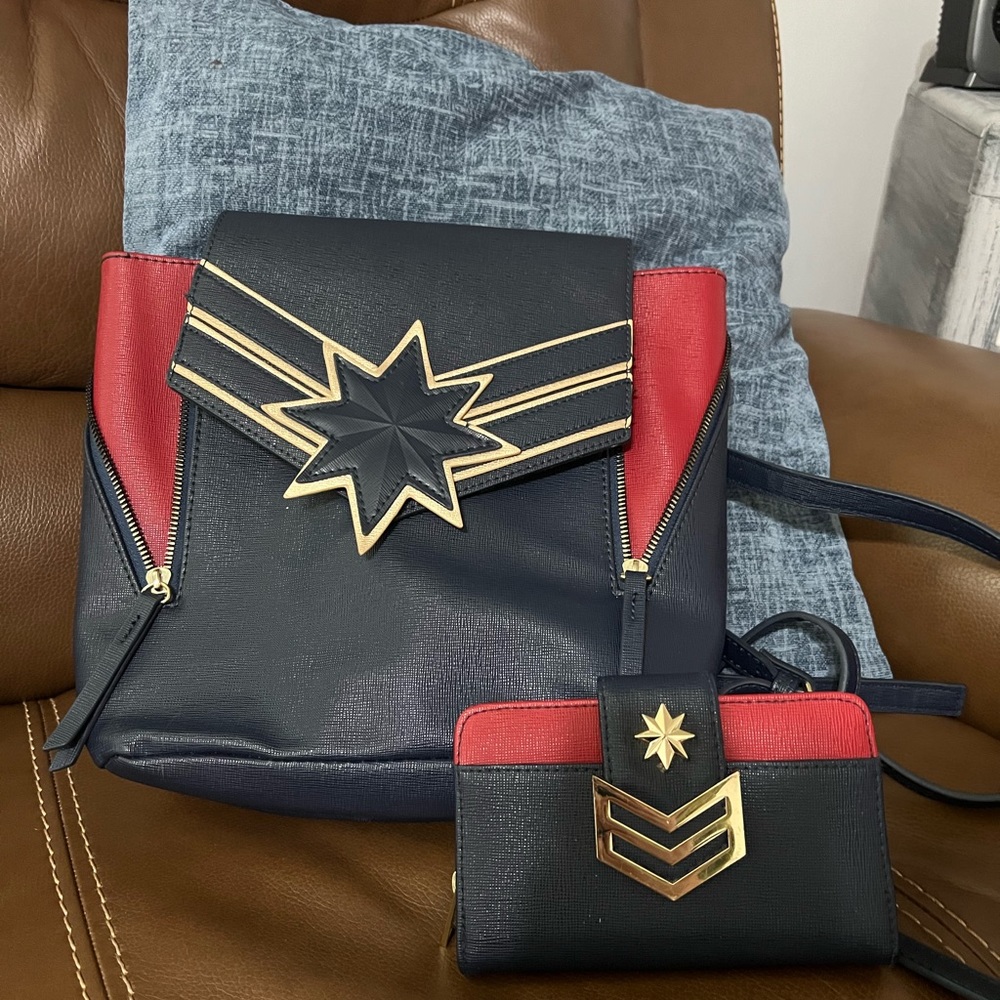 Marvel Bioworld Captain Marvel Backpack and Wallet